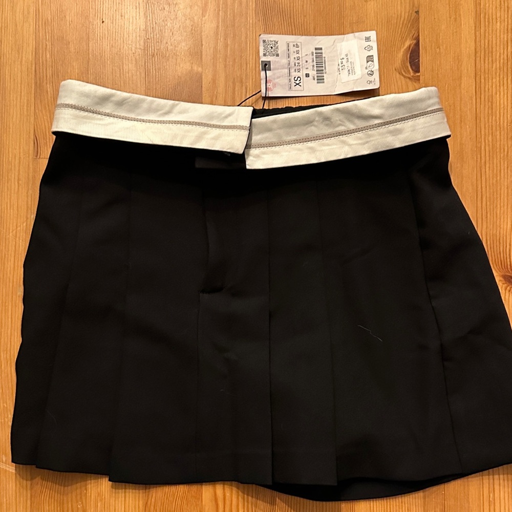 Zara Black Mini Skort with White Contrast Waistband